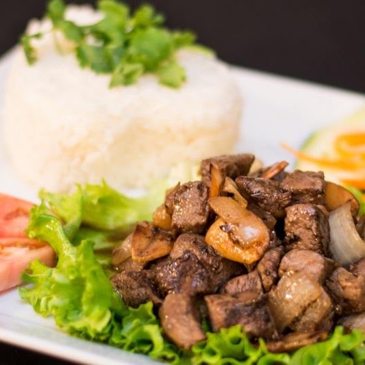 Vietnamese shaking beef with vegetables
